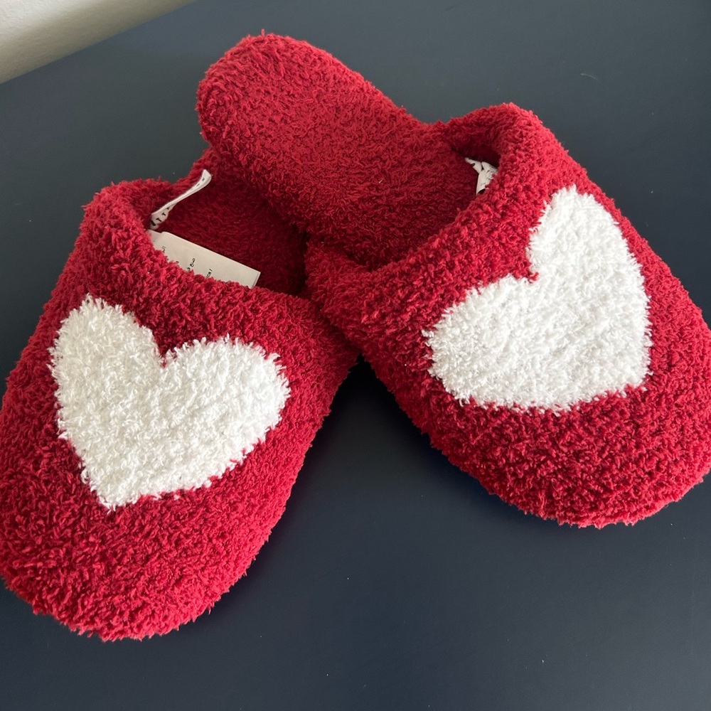 Pottery Barn HEART Slippers NEW Sz Small (6-7) Womens Retail $39